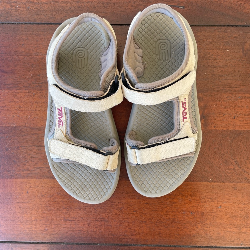Teva Women’s Beige Open-Toe Sport Sandals - Picture 4 of 4